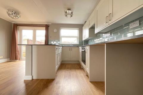 3 bedroom detached house for sale, Shelton Avenue, East Ayton, YO13