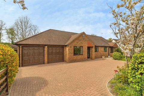 3 bedroom detached bungalow for sale, Verley Close, Woughton On The Green, Milton Keynes