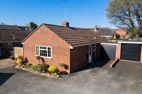 2 bedroom detached bungalow for sale, Overbrook, Evesham