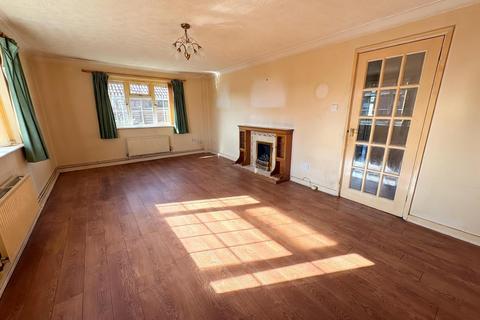 2 bedroom detached bungalow for sale, Overbrook, Evesham