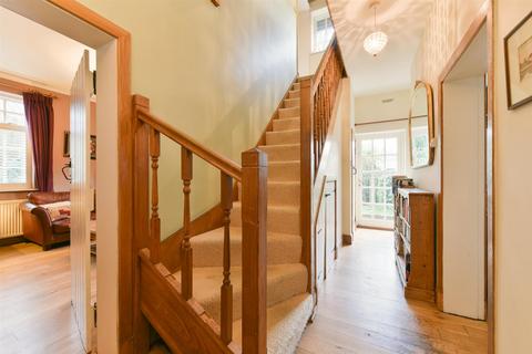 3 bedroom cottage for sale, Tadworth Street, Tadworth
