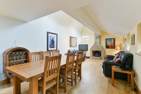 3 bedroom cottage for sale, Tadworth Street, Tadworth