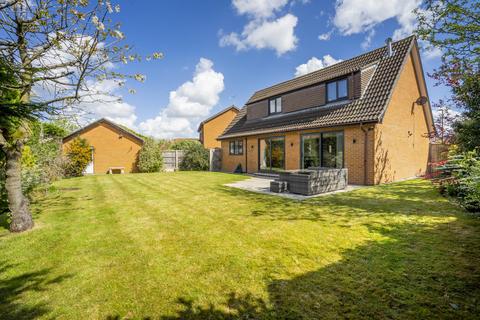 4 bedroom detached house for sale, Oakhill Crescent, Strensall, York
