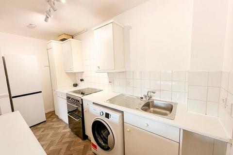 1 bedroom terraced house to rent, Arundel Way, Billericay