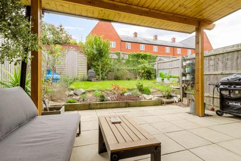 3 bedroom semi-detached house for sale, Aintree Avenue, Towcester NN12