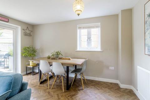 3 bedroom semi-detached house for sale, Aintree Avenue, Towcester NN12