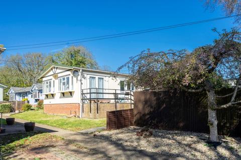 2 bedroom park home for sale, Chesham Road, Wigginton, TRING