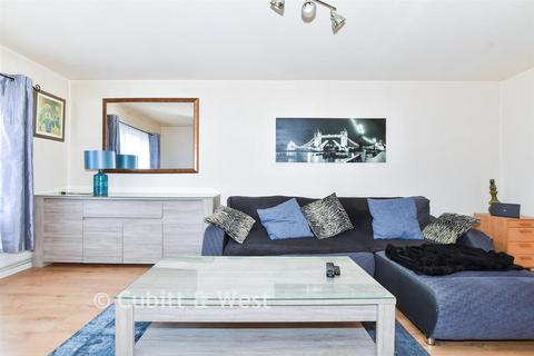 1 bedroom ground floor flat for sale, Clayhall House, Reigate RH2