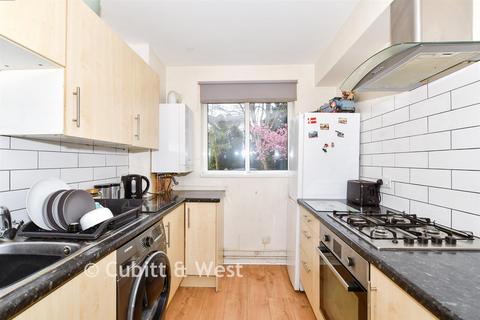 1 bedroom ground floor flat for sale, Clayhall House, Reigate RH2