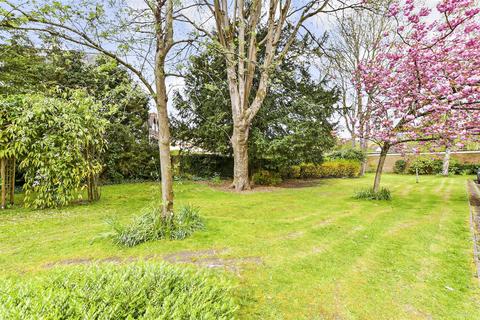 1 bedroom ground floor flat for sale, Clayhall House, Reigate RH2