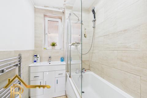 2 bedroom flat for sale, Dryden Towers Heaton Avenue, Romford, Essex, RM3