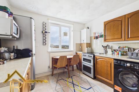 2 bedroom flat for sale, Dryden Towers Heaton Avenue, Romford, Essex, RM3