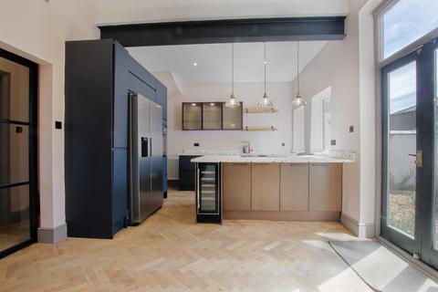 3 bedroom house to rent, Albert Road East, Hale, Altrincham