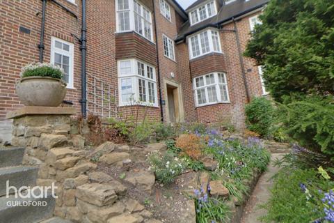 2 bedroom flat to rent, Chaucer Court, Guildford