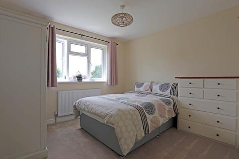 House share to rent, Whalebone Lane North, Romford