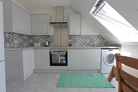 House share to rent, Whalebone Lane North, Romford