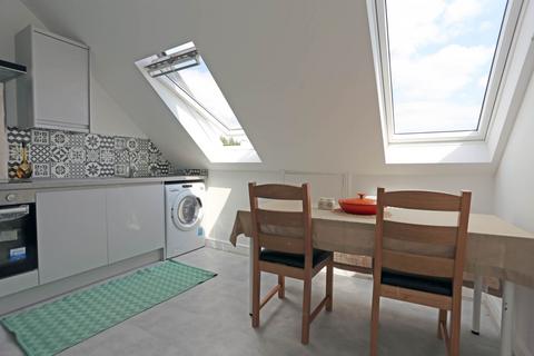 House share to rent, Whalebone Lane North, Romford