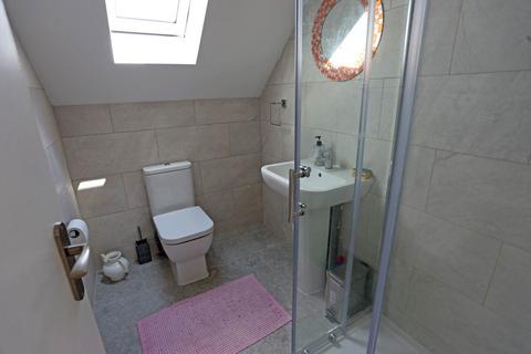 House share to rent, Whalebone Lane North, Romford