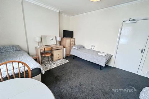 1 bedroom in a house share to rent, Caversham Road, Reading, Berkshire, RG1