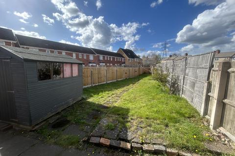 3 bedroom semi-detached house to rent, Callear Road, Wednesbury, WS10