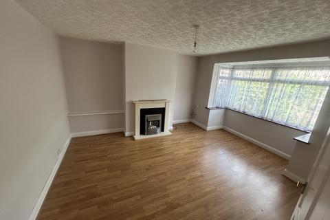 3 bedroom semi-detached house to rent, Callear Road, Wednesbury, WS10