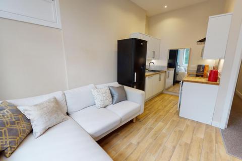 3 bedroom flat to rent, 94e Whiteladies Road, Bristol BS8