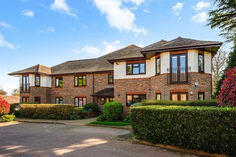 2 bedroom flat for sale, Petersmead Close, Tadworth