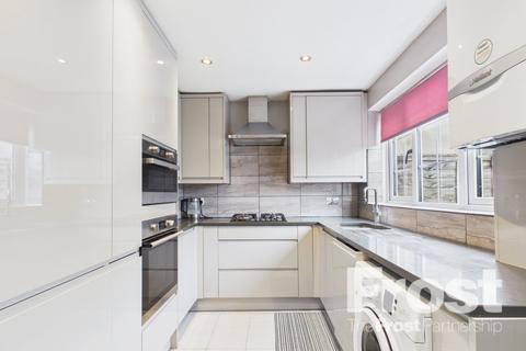 2 bedroom terraced house to rent, Becketts Close, Feltham, TW14