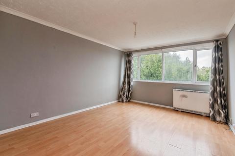 2 bedroom flat for sale, Upminster Road North, Rainham, RM13