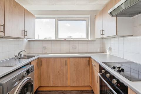 2 bedroom flat for sale, Upminster Road North, Rainham, RM13