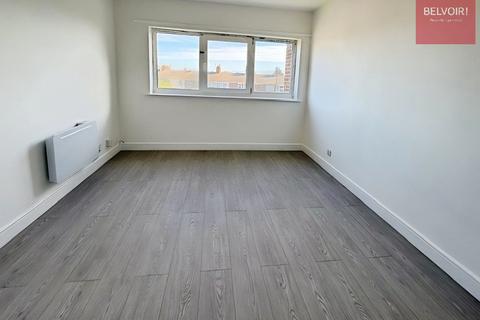 2 bedroom flat to rent, Thorgam Court, Grimsby, DN31