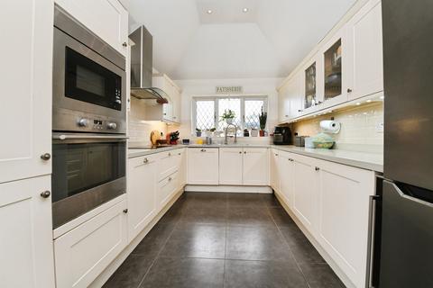 4 bedroom detached bungalow for sale, Clifton Road, Rochford
