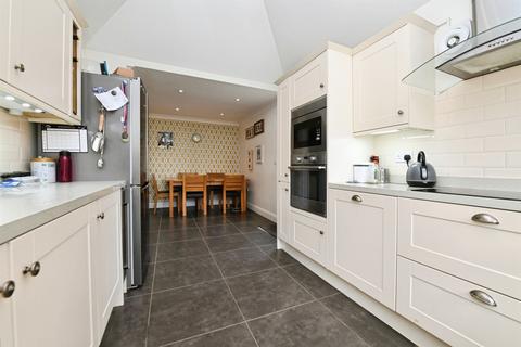 4 bedroom detached bungalow for sale, Clifton Road, Rochford