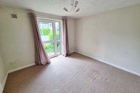 2 bedroom flat for sale, Royston Court, Central Totton, SO40 3PS
