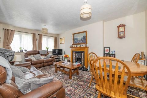 2 bedroom maisonette for sale, East Lodge Road, Ashford, Kent, TN23
