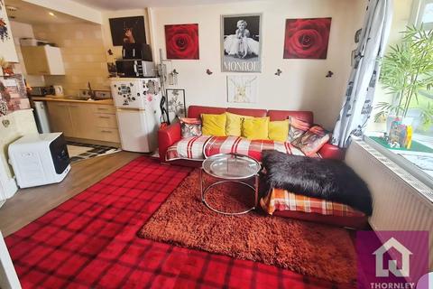 2 bedroom flat for sale, Manley Road, Whalley Range, Greater Manchester, M16