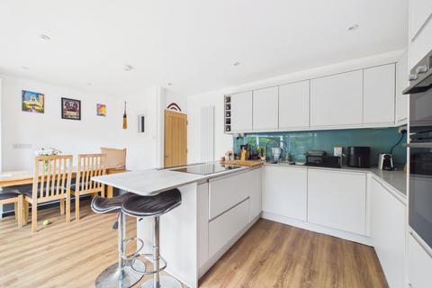 4 bedroom semi-detached house for sale, Wantage Road, Reading, Berkshire, RG30
