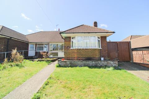 3 bedroom semi-detached bungalow to rent, Wadhurst Avenue Luton LU3 1UH