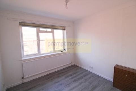 3 bedroom semi-detached bungalow to rent, Wadhurst Avenue Luton LU3 1UH