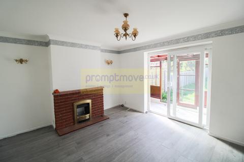 3 bedroom semi-detached bungalow to rent, Wadhurst Avenue Luton LU3 1UH