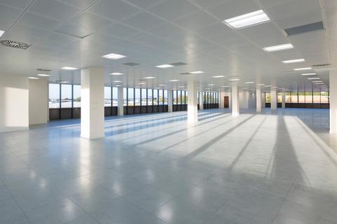 Office to rent, 4 Gatwick Rd Crawley RH10 9BG