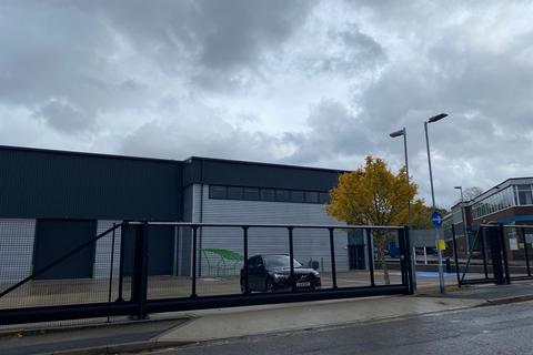 Distribution warehouse to rent, Davis Rd Chessington KT9 1TB