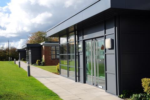 Office to rent, Cheltenham Rd Gloucester GL3 1JZ