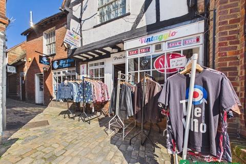 Retail property (high street) to rent, 3 Peacock Parade Leighton Buzzard LU7 1JH
