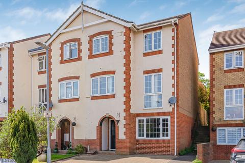 4 bedroom semi-detached house for sale, Oakfield Close, Potters Bar, EN6