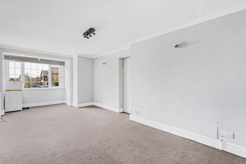 4 bedroom semi-detached house for sale, Oakfield Close, Potters Bar, EN6