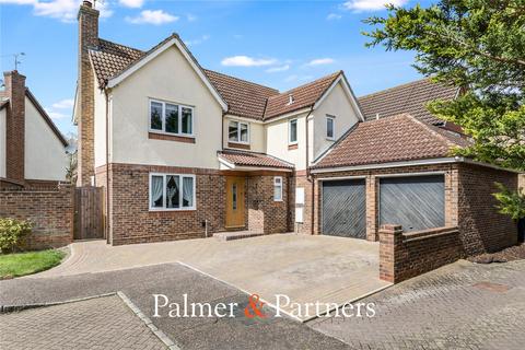 4 bedroom detached house for sale, Lorien Gardens, Chelmsford CM3