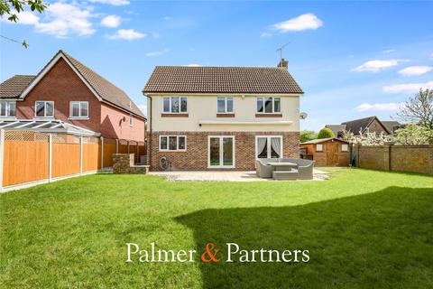 4 bedroom detached house for sale, Lorien Gardens, Chelmsford CM3