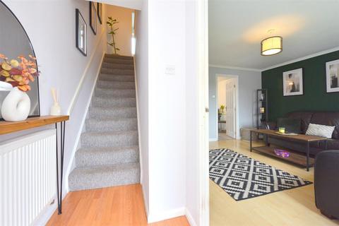 3 bedroom terraced house for sale, The Paddocks, Gains Park, Shrewsbury