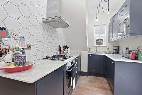 2 bedroom flat for sale, Newport Road, London E10